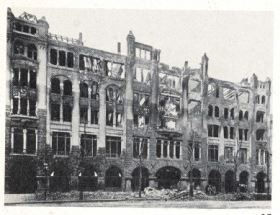 Le rovine della Volkshaus di Lipsia, incendiata dai nazisti durante il putsch di Kapp nel 1920