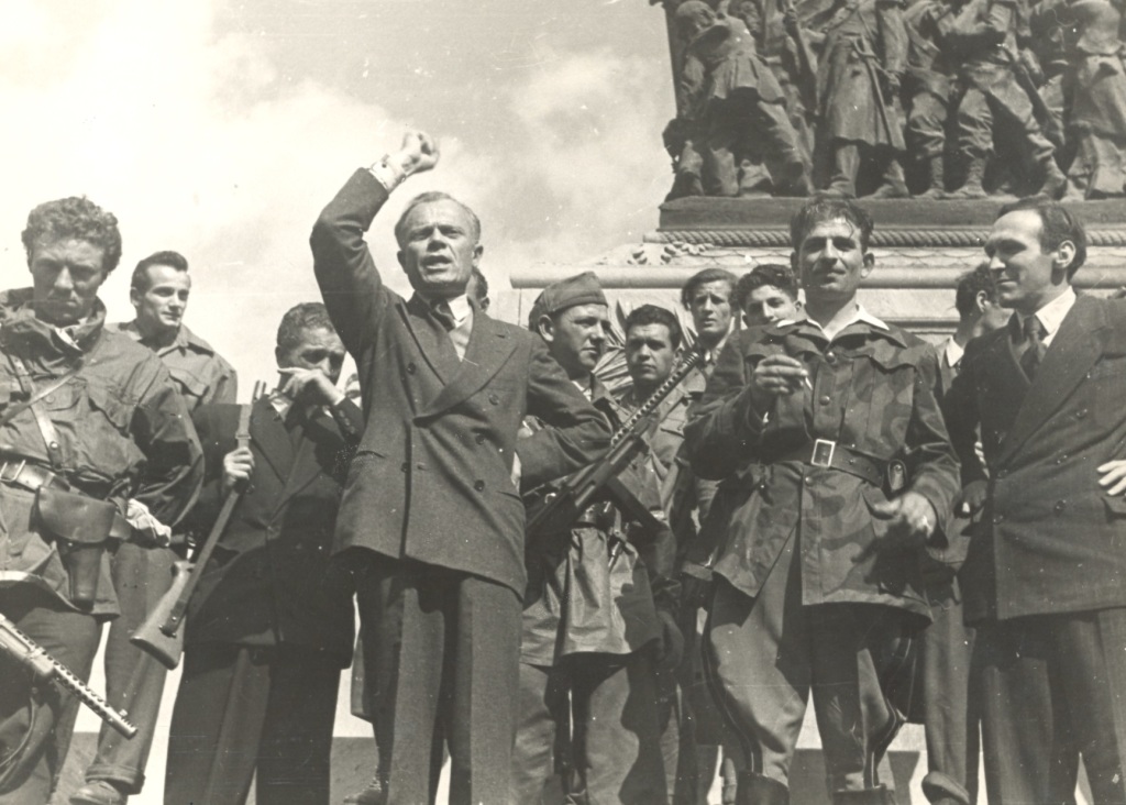 pertini_comizio26aprile45_1